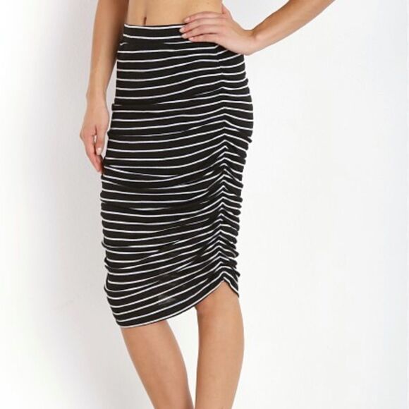 NWT Splendid Navy Blue Ivory Striped Asymmetrical Ruched Stretch Pull On Skirt S - Picture 1 of 9